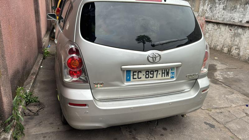 Toyota verso bote auto